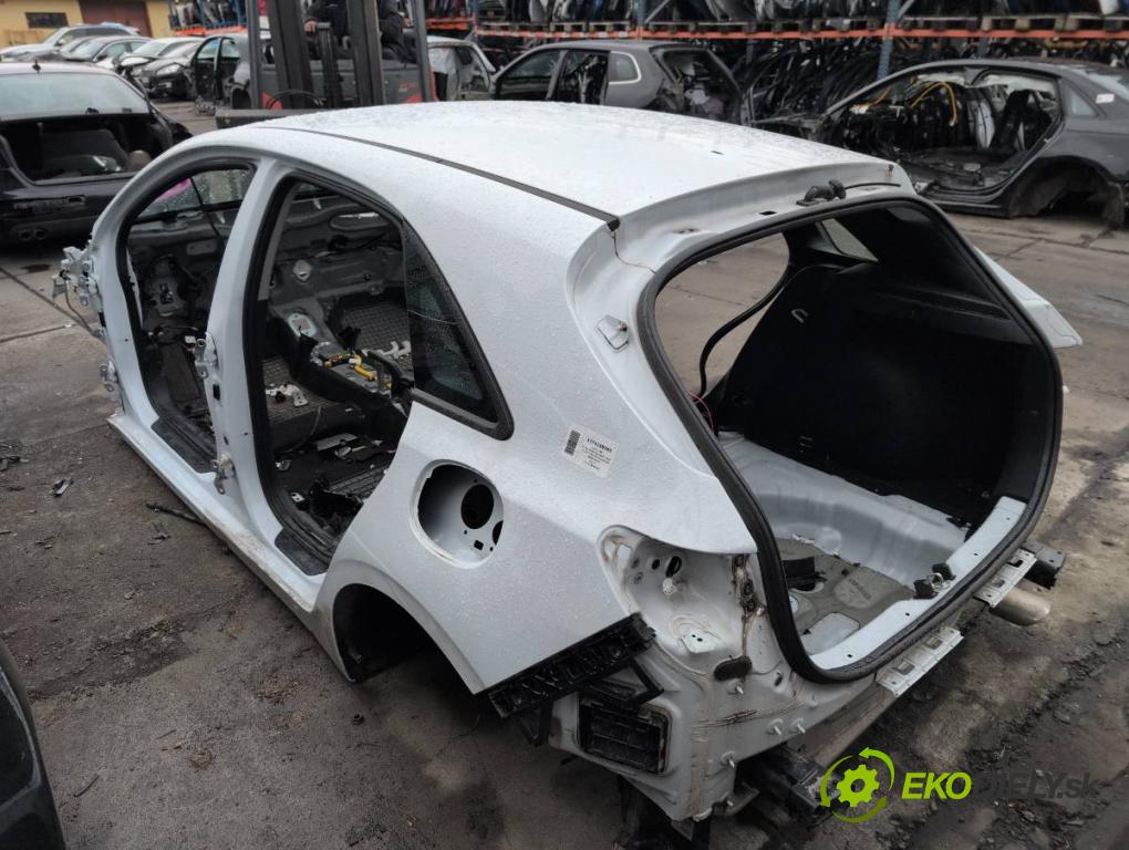 KIA CEED liftback 2022 88 kW 1.0 T-GDI 998 karoséria ČTVRŤÁK: Blatník prah strecha PODŁUŻNICA