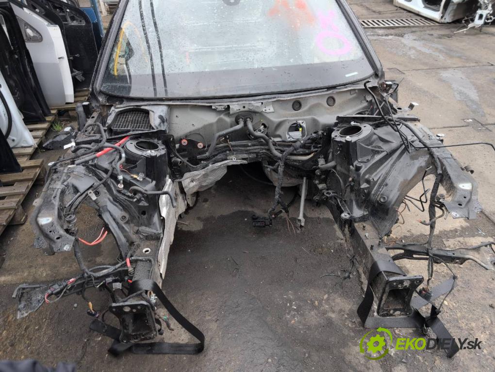 AUDI A4 B9 sedan 2018 185 kW 2.0 TFSI quattro 1984 karoséria ČTVRŤÁK: Blatník prah strecha PODŁUŻNICA