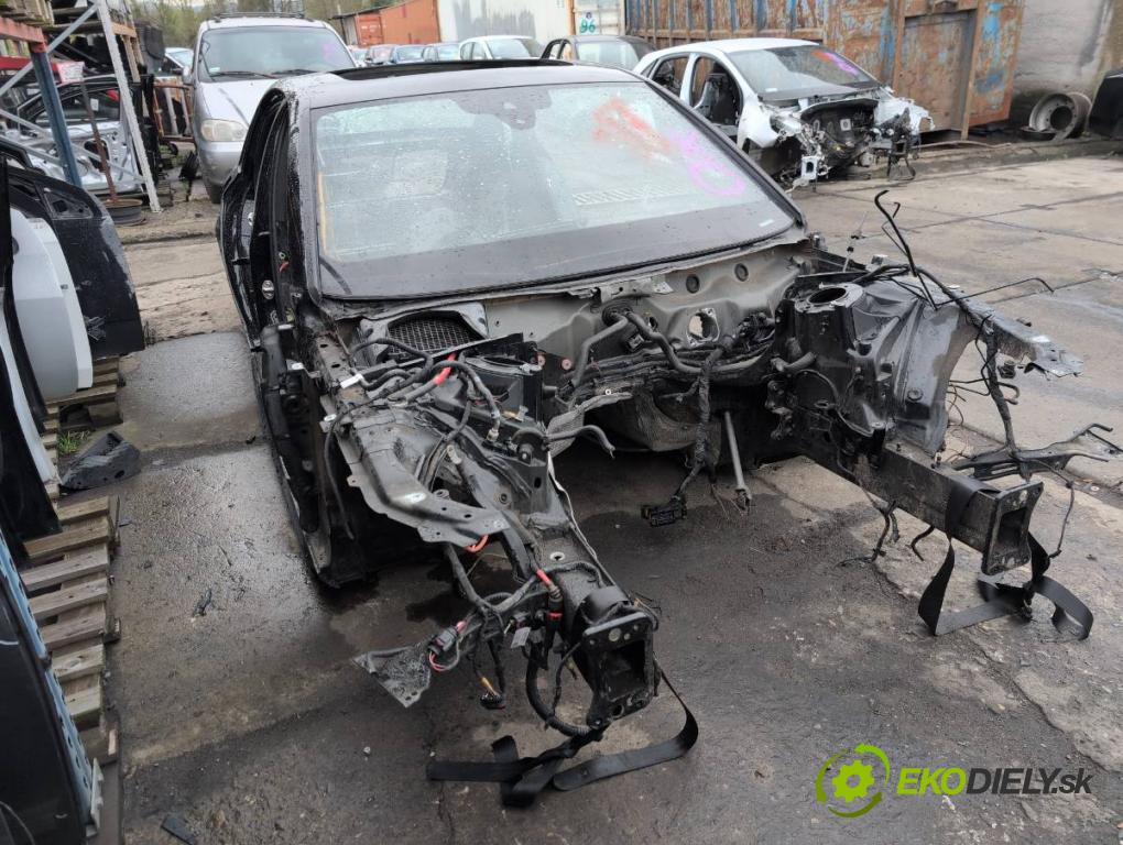 AUDI A4 B9 sedan 2018 185 kW 2.0 TFSI quattro 1984 karoséria ČTVRŤÁK: Blatník prah strecha PODŁUŻNICA