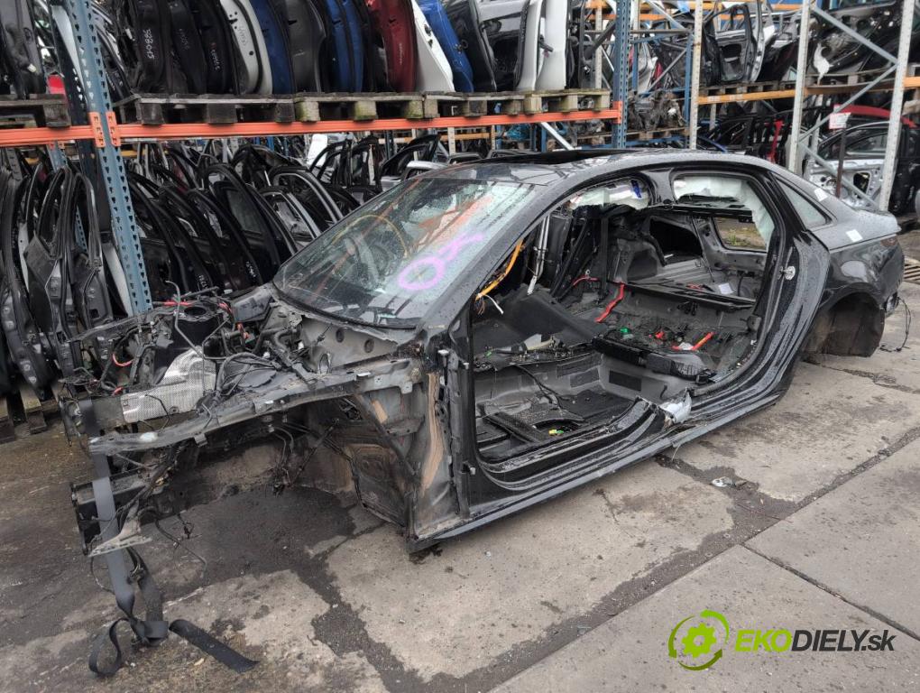 AUDI A4 B9 sedan 2018 185 kW 2.0 TFSI quattro 1984 karoséria ČTVRŤÁK: Blatník prah strecha PODŁUŻNICA