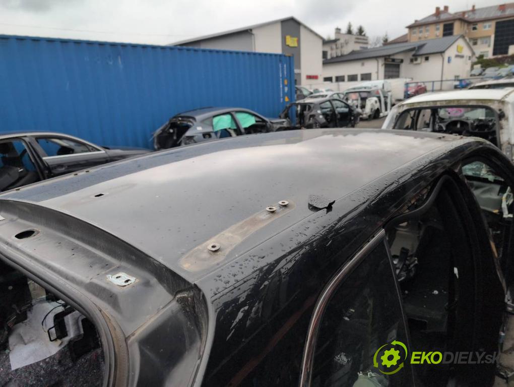 JEEP CHEROKEE KL SUV 2014 125 kW 2.0 CRD 4x4 1956 karoséria ČTVRŤÁK: Blatník prah strecha PODŁUŻNICA