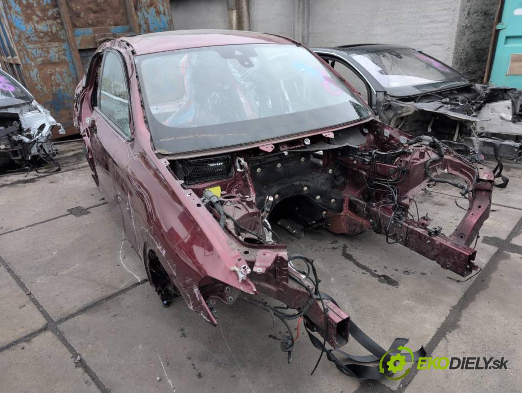 BMW G02 SUV 2023 140 kW xDrive 20 d 1995 karoséria ČTVRŤÁK: Blatník prah strecha PODŁUŻNICA 