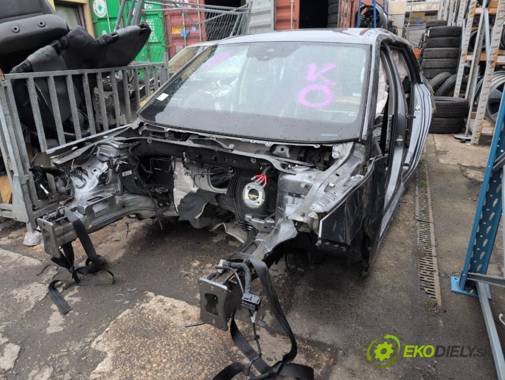 SKODA KAMIQ SUV 2023 81 kW 1.0 TSI 999 karoséria ČTVRŤÁK: Blatník prah strecha PODŁUŻNICA 