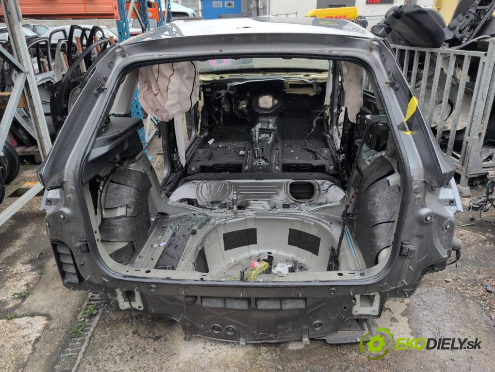 SKODA KAMIQ SUV 2023 81 kW 1.0 TSI 999 karoséria ČTVRŤÁK: Blatník prah strecha PODŁUŻNICA