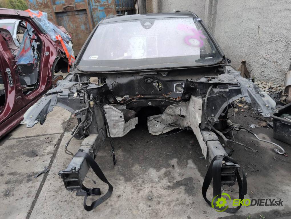 AUDI A8 D4 sedan 2015 368 kW 6.3 W12 quattro 6299 karoséria ČTVRŤÁK: Blatník prah strecha PODŁUŻNICA