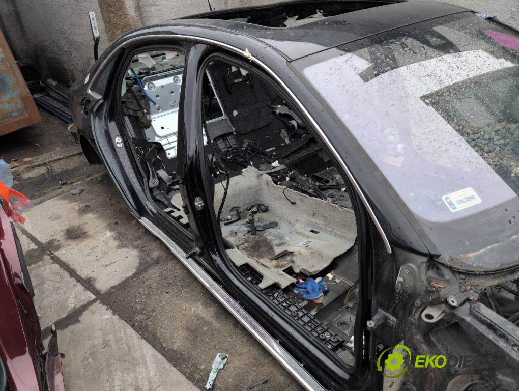 AUDI A8 D4 sedan 2015 368 kW 6.3 W12 quattro 6299 karoséria ČTVRŤÁK: Blatník prah strecha PODŁUŻNICA