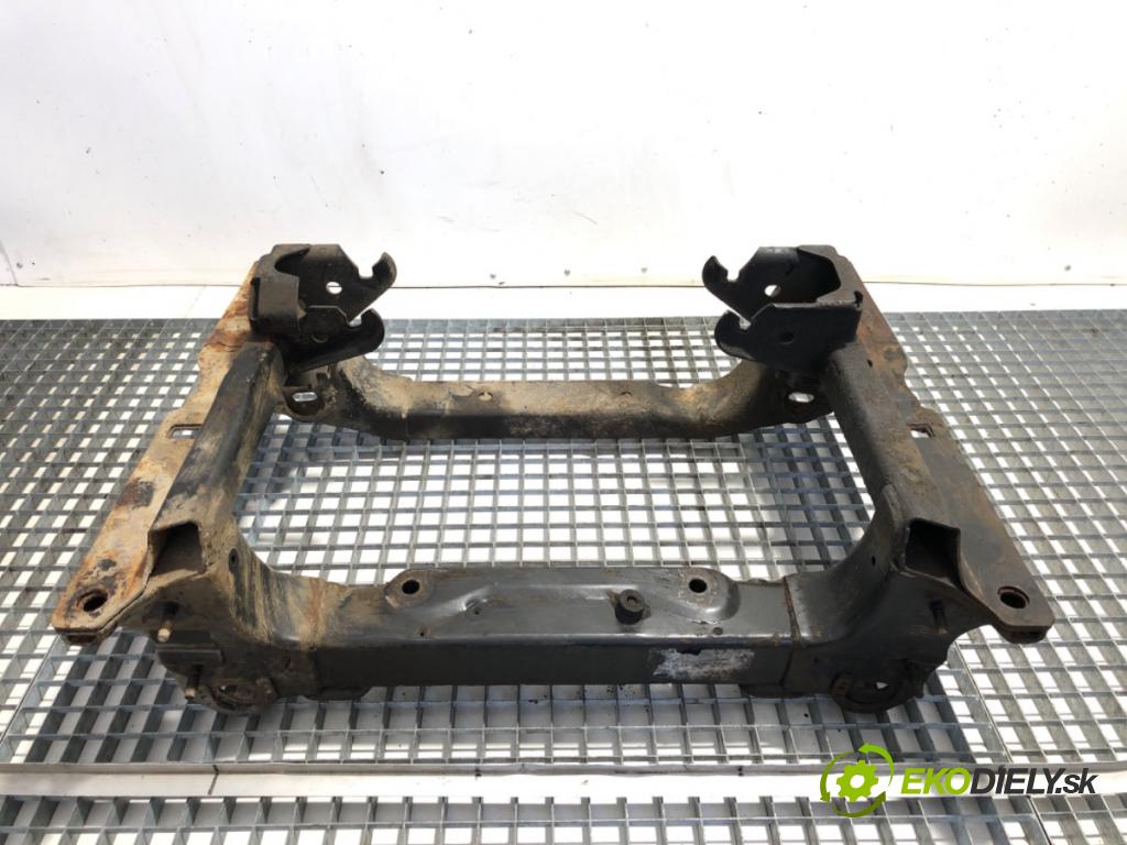 JEEP CHEROKEE KJ samochód terenowy zamknięty 2003 155 kW 3.7 4x4 3698 výztuha pod motor  (Přední výztuha)