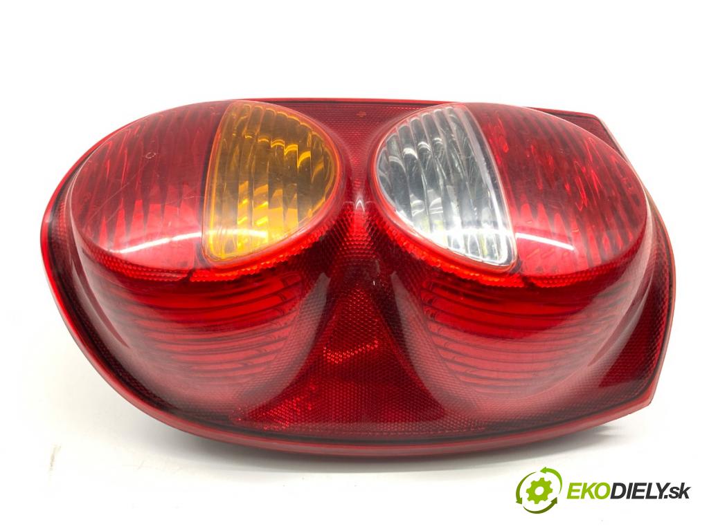 JEEP CHEROKEE KJ samochód terenowy zamknięty 2003 155 kW 3.7 4x4 3698 Svetlo ľavy zad