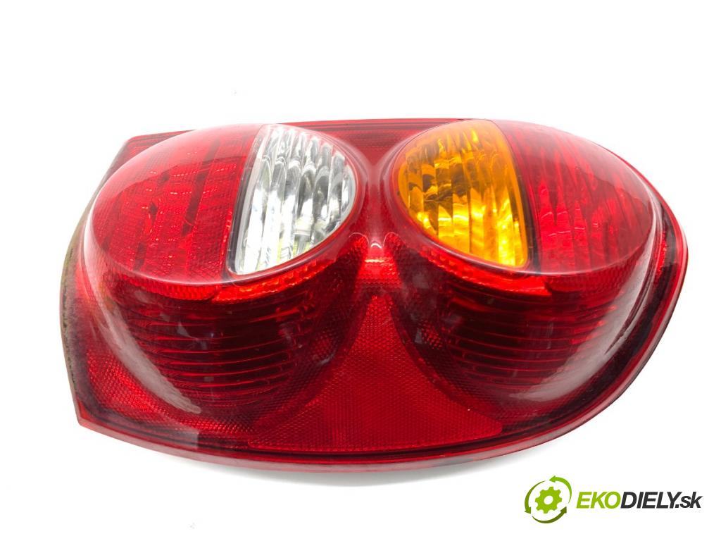 JEEP CHEROKEE KJ samochód terenowy zamknięty 2003 155 kW 3.7 4x4 3698 Svetlo pravy zad