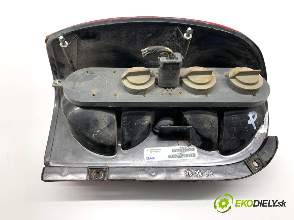 JEEP CHEROKEE KJ samochód terenowy zamknięty 2003 155 kW 3.7 4x4 3698 Svetlo pravy zad