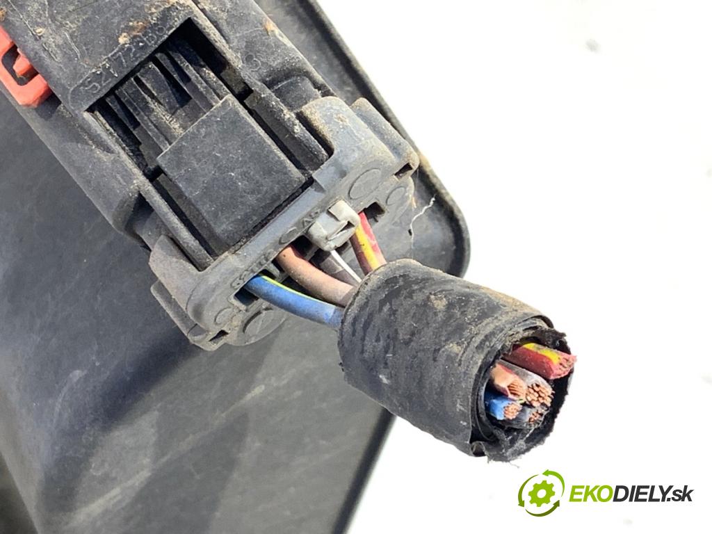 JEEP CHEROKEE KJ samochód terenowy zamknięty 2003 155 kW 3.7 4x4 3698 Mechanizmus stieračov predný  (Motorček stieračov predný)