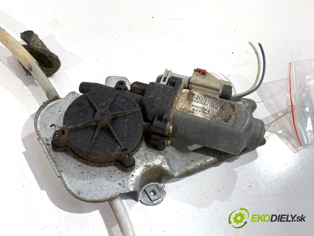 JEEP CHEROKEE KJ samochód terenowy zamknięty 2003 155 kW 3.7 4x4 3698 Mechanizmus okna ľavy predný