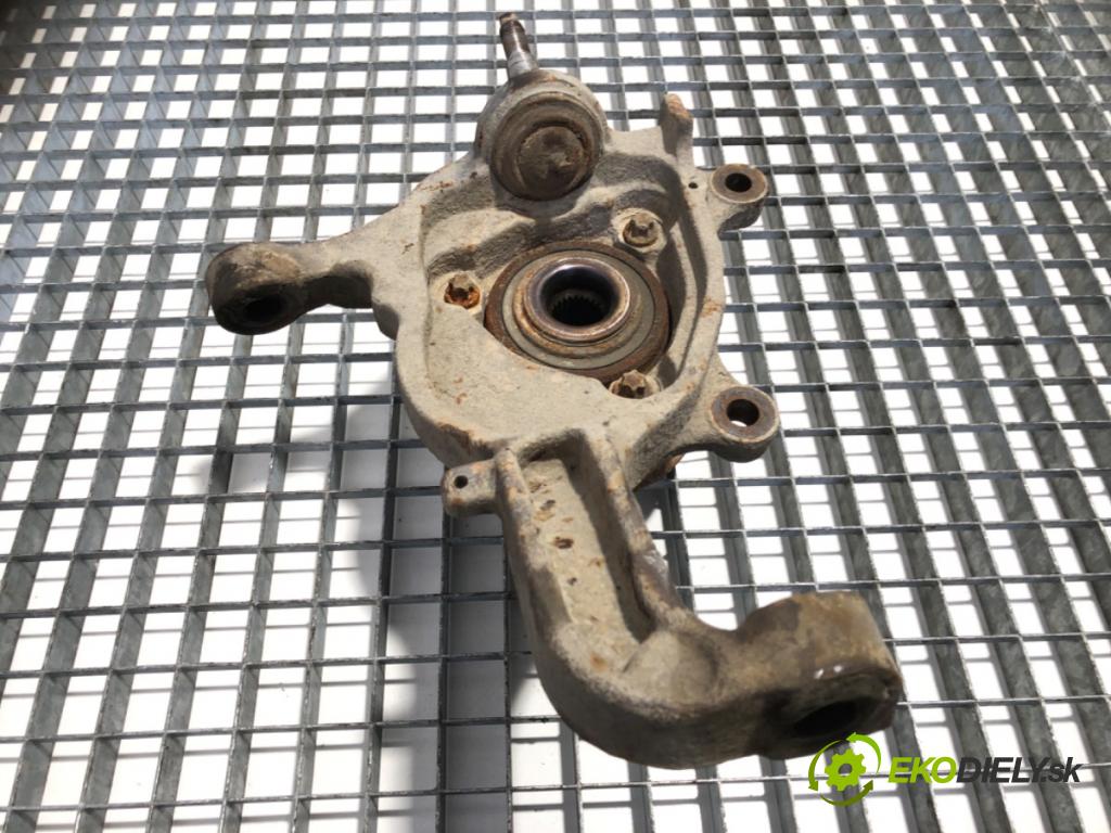 JEEP CHEROKEE KJ samochód terenowy zamknięty 2003 155 kW 3.7 4x4 3698 náboj ľavy predný