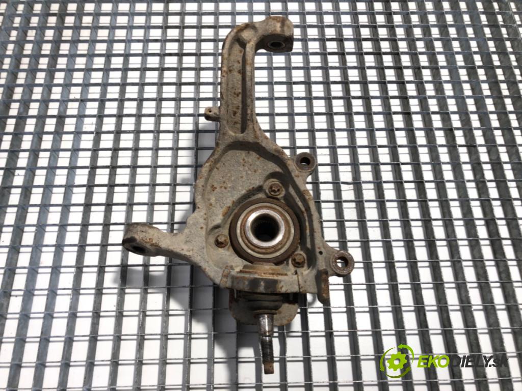 JEEP CHEROKEE KJ samochód terenowy zamknięty 2003 155 kW 3.7 4x4 3698 náboj pravy predný 