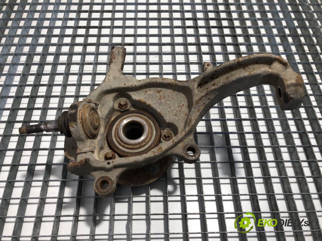 JEEP CHEROKEE KJ samochód terenowy zamknięty 2003 155 kW 3.7 4x4 3698 náboj pravy predný