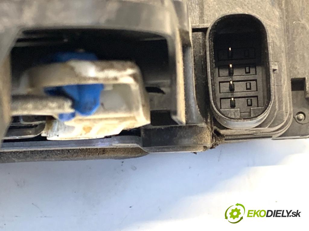 MERCEDES-BENZ GLE SUV 2020 180 kW GLE 300 d 4-matic (167.119) 1950 zámok Dvere pravy predný A0997206801