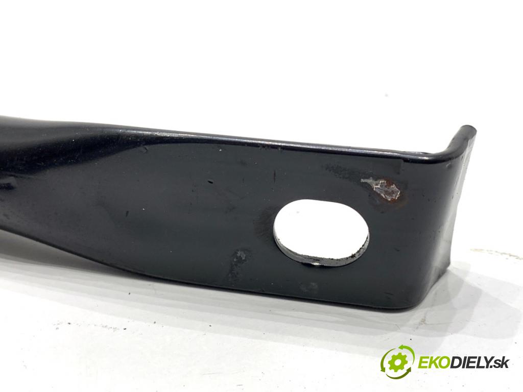 MERCEDES-BENZ GLE SUV 2020 180 kW GLE 300 d 4-matic (167.119) 1950 výztuha podpěra zadní část levá strana 1676471300