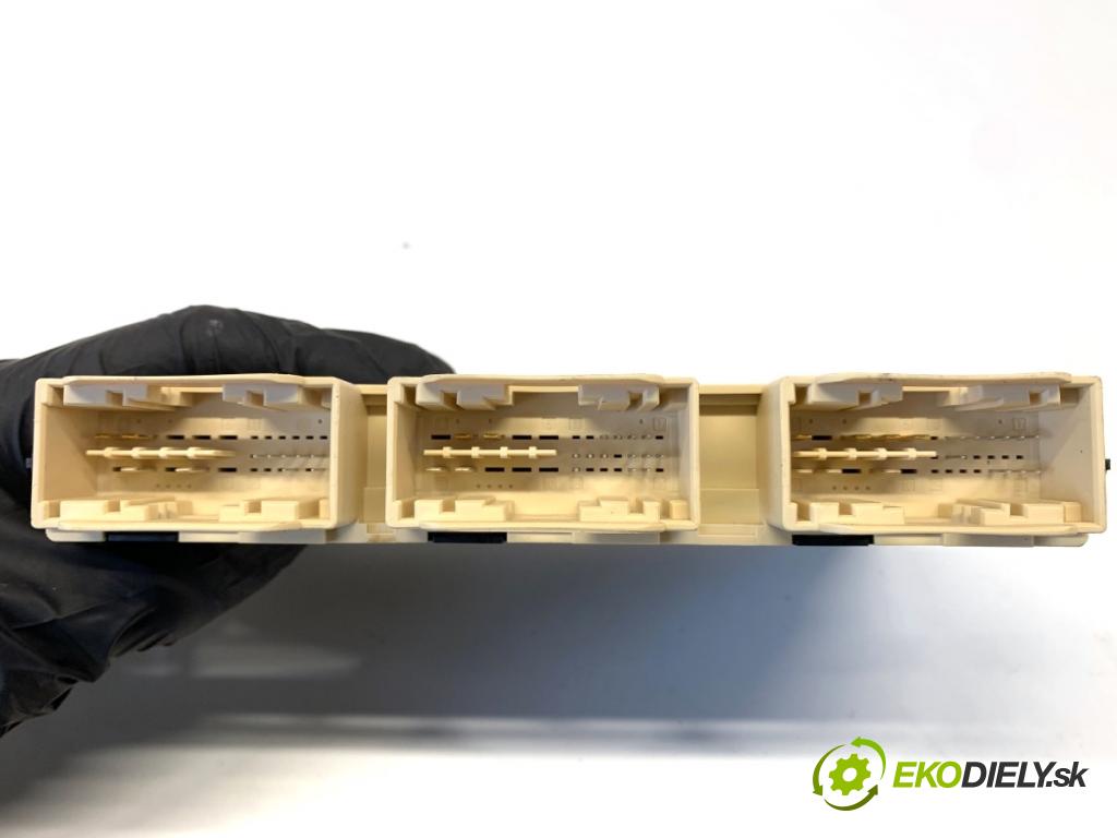 MERCEDES-BENZ GLE SUV 2020 180 kW GLE 300 d 4-matic (167.119) 1950 Modul sedačky A1679002211