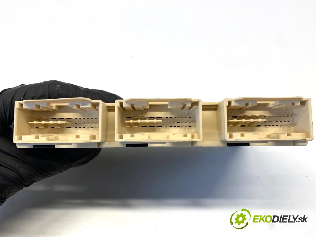 MERCEDES-BENZ GLE SUV 2020 180 kW GLE 300 d 4-matic (167.119) 1950 Modul sedačky A1679002211