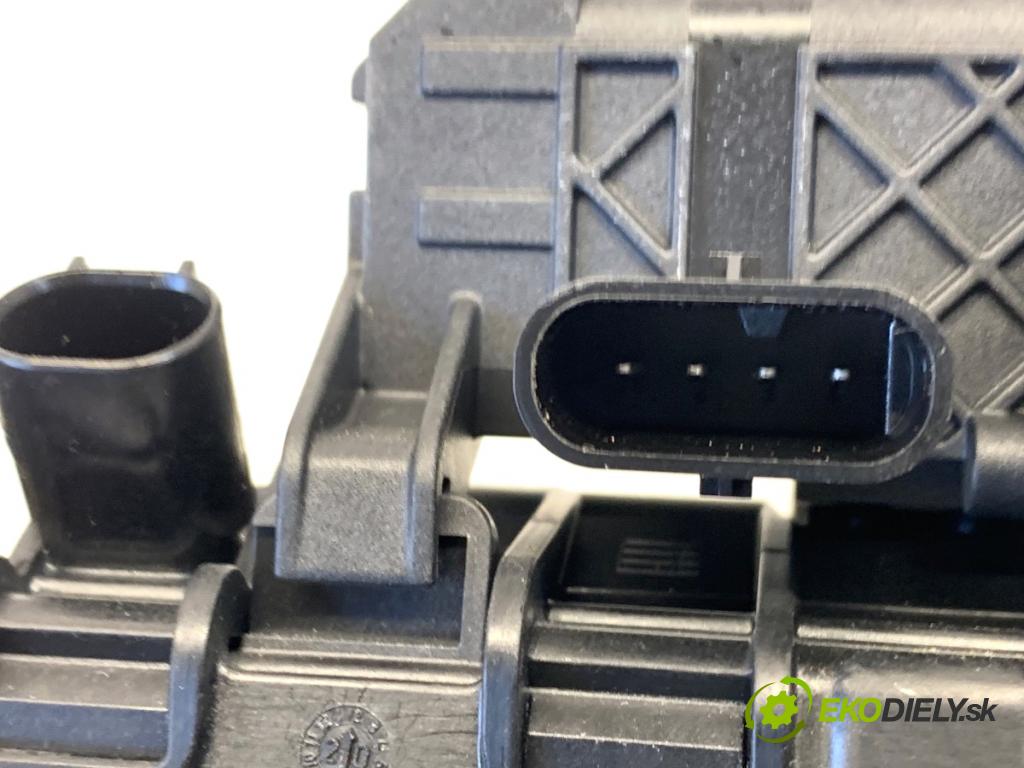 MERCEDES-BENZ GLE SUV 2020 180 kW GLE 300 d 4-matic (167.119) 1950 Kľučka dverí zad A0997503500