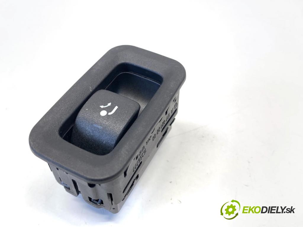 MERCEDES-BENZ GLE SUV 2020 180 kW GLE 300 d 4-matic (167.119) 1950 vypínač přepínač tažného oka A1679052501