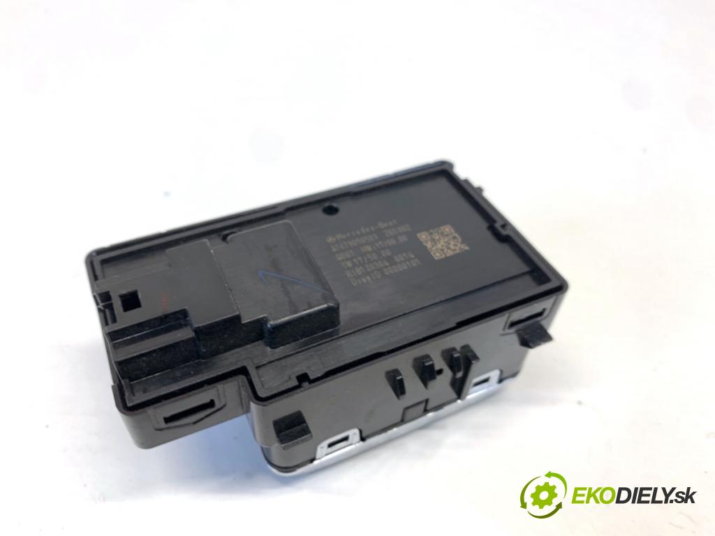 MERCEDES-BENZ GLE SUV 2020 180 kW GLE 300 d 4-matic (167.119) 1950 Panel sklápania sedačky zadných nápravy A1679050503