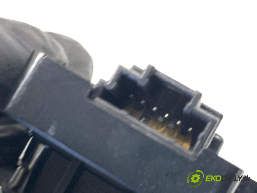 MERCEDES-BENZ GLE SUV 2020 180 kW GLE 300 d 4-matic (167.119) 1950 Panel sklápania sedačky zadných nápravy A1679050503