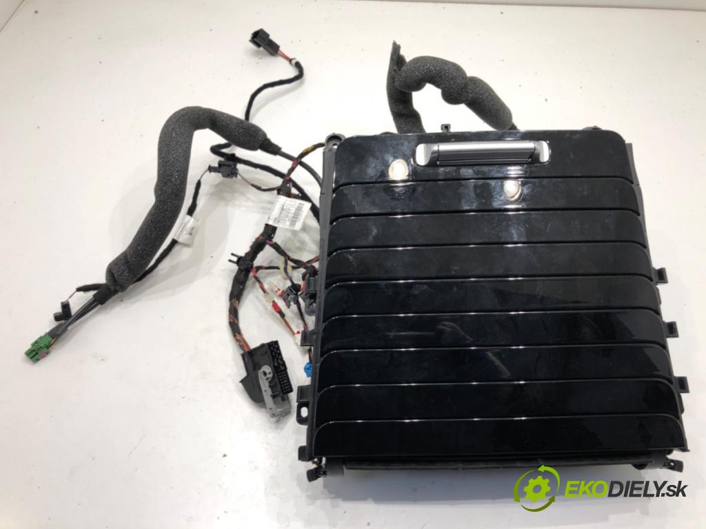 MERCEDES-BENZ GLE SUV 2020 180 kW GLE 300 d 4-matic (167.119) 1950 držák na nápoje A1676802604 (Držák nápojů)