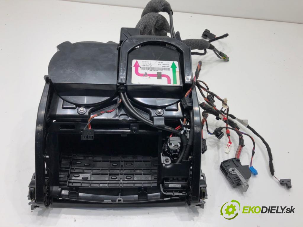 MERCEDES-BENZ GLE SUV 2020 180 kW GLE 300 d 4-matic (167.119) 1950 Držiak na nápoje A1676802604 (Držiak (úchyt) na nápoje)