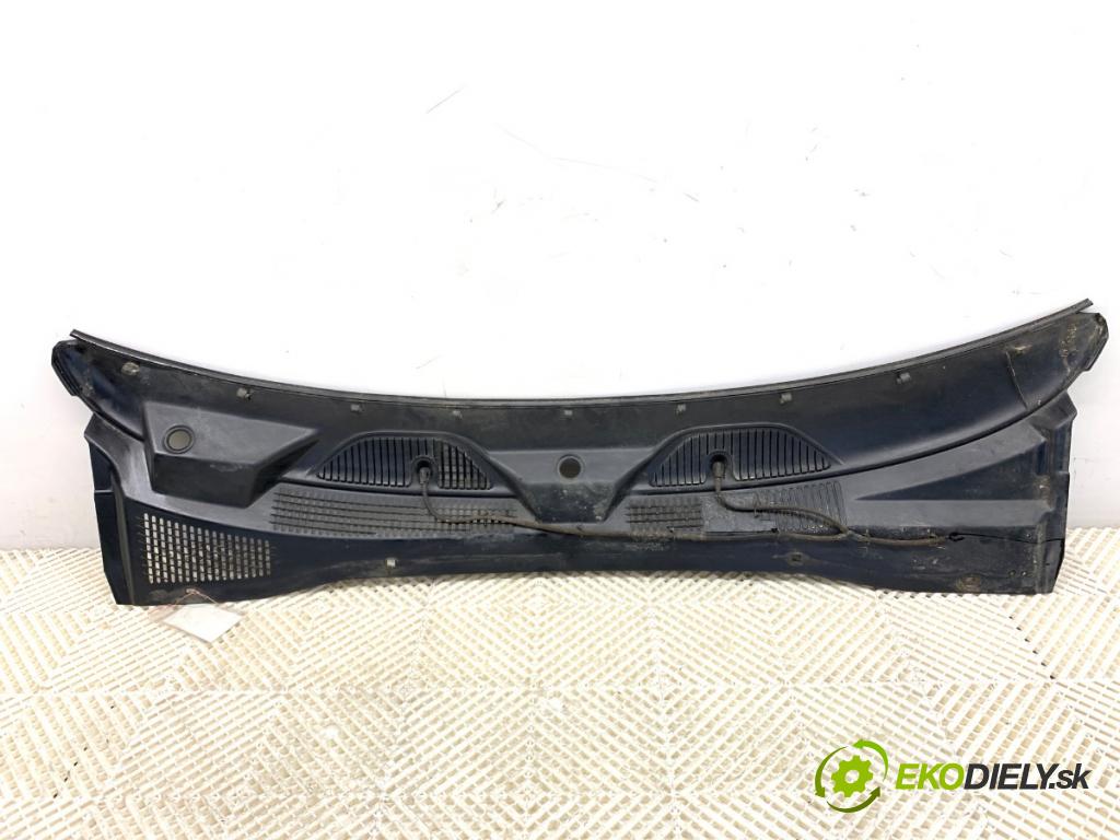 JEEP CHEROKEE KJ samochód terenowy zamknięty 2003 155 kW 3.7 4x4 3698 Torpédo, plast pod čelné okno 55155851 (Torpédo (plast pod čelným sklom))