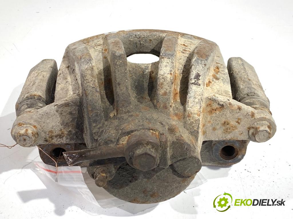 JEEP CHEROKEE KJ samochód terenowy zamknięty 2003 155 kW 3.7 4x4 3698 Brzdič strmeň pravy predný