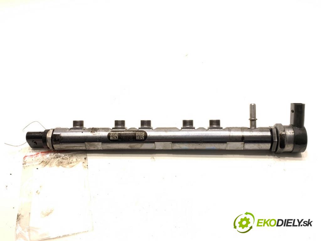 BMW F10 sedan 2015 160 kW 525 d xDrive 1995 lišta vstřikovací 780060103 (Vstřikovací lišta)