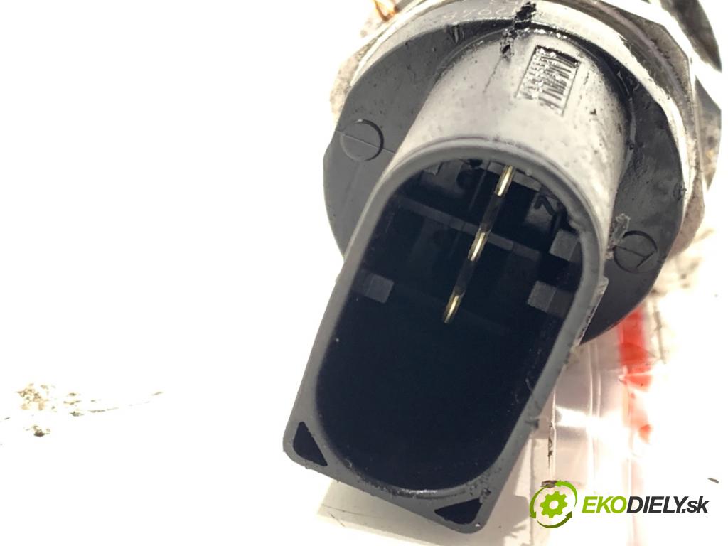 BMW F10 sedan 2015 160 kW 525 d xDrive 1995 Lišta vstrekovacia 780060103 (Vstrekovacia lišta)