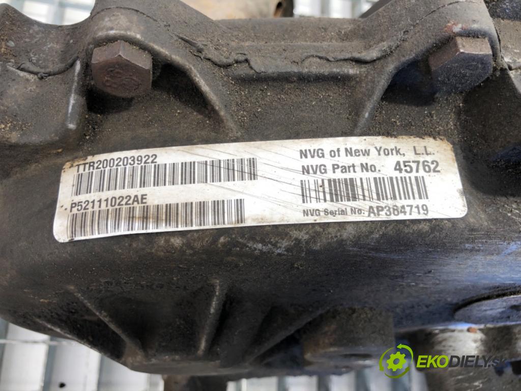 JEEP CHEROKEE KJ samochód terenowy zamknięty 2003 155 kW 3.7 4x4 3698 Reduktor P52111022AE