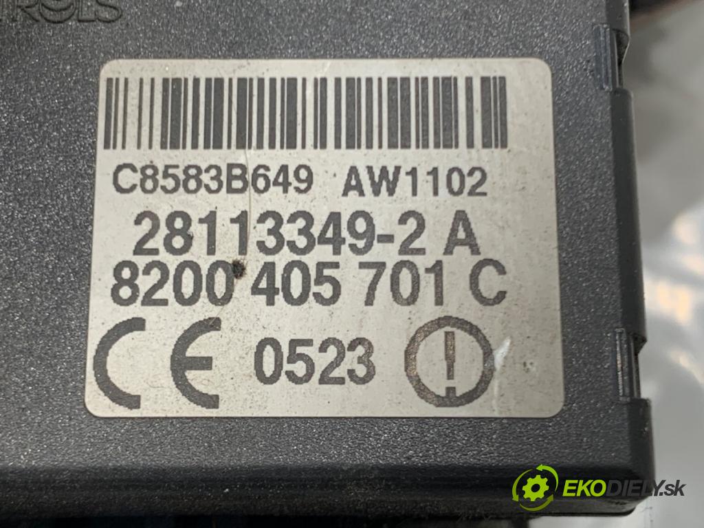 RENAULT KANGOO II nadwozie wielkoprzestrzenne (MPV) 2009 50 kW 1.5 dCi 70 (KW0V, KW0A) 1461 spinačka 8200405701C (Spínacia skrinka)