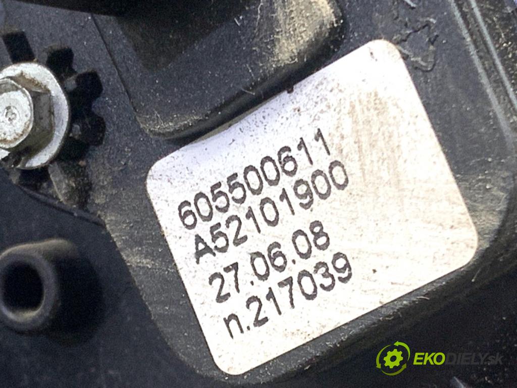 RENAULT KANGOO II nadwozie wielkoprzestrzenne (MPV) 2009 50 kW 1.5 dCi 70 (KW0V, KW0A) 1461 Výhrevné teleso, radiátor kúrenia KOMBAJN 8200447410