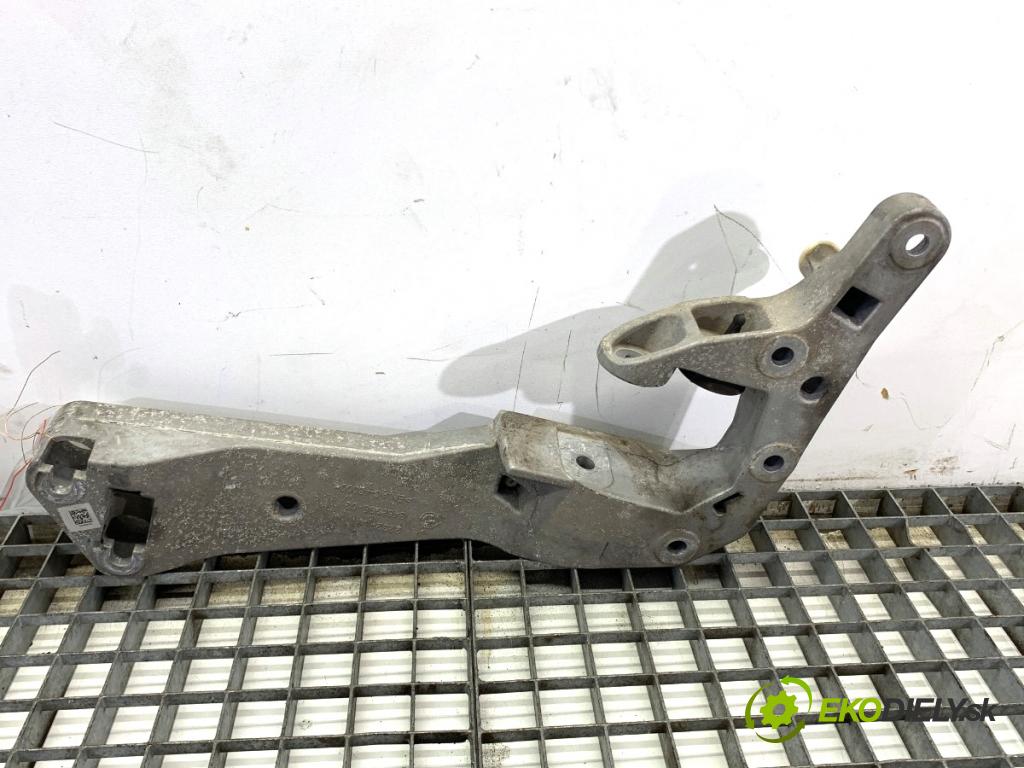 BMW G02 SUV 2023 140 kW xDrive 20 d 1995 Držiak prevodovky 8486998