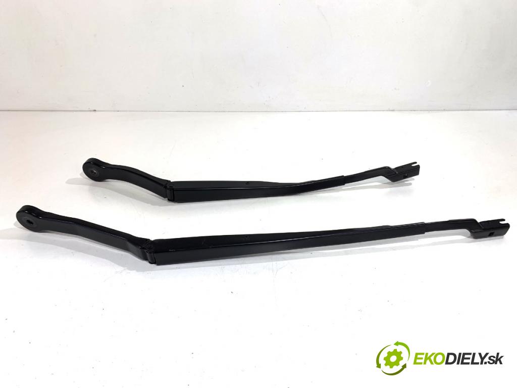 BMW G02 SUV 2023 140 kW xDrive 20 d 1995 Rameno stierače predný 7399009 7399010