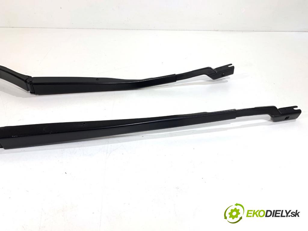 BMW G02 SUV 2023 140 kW xDrive 20 d 1995 Rameno stierače predný 7399009 7399010