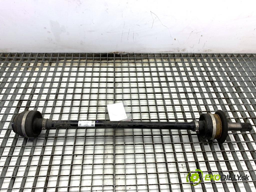 BMW G02 SUV 2023 140 kW xDrive 20 d 1995 poloos pravý zadní část 