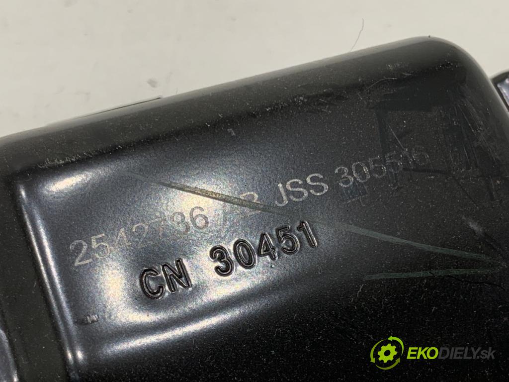 BMW G02 SUV 2023 140 kW xDrive 20 d 1995 AirBag koleno: 9363843