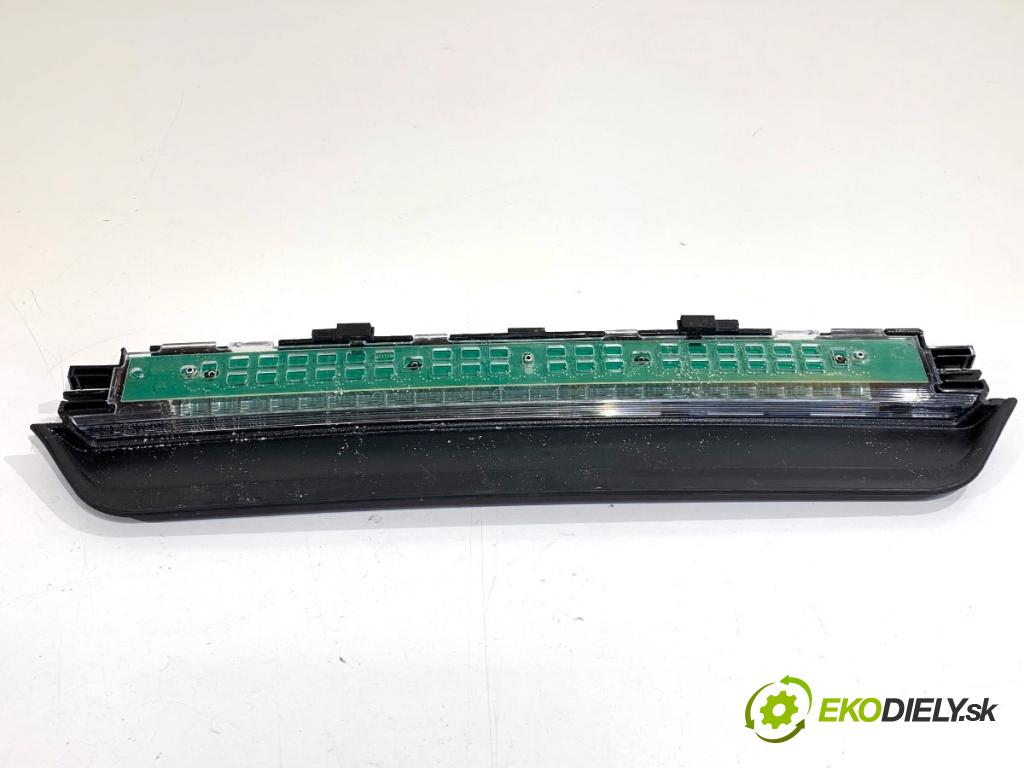 BMW G02 SUV 2023 140 kW xDrive 20 d 1995 Svetlo brzdových svetiel 7423388