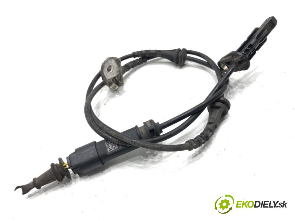 BMW G02 SUV 2023 140 kW xDrive 20 d 1995 snímač ABS pravý zadní část 6895659