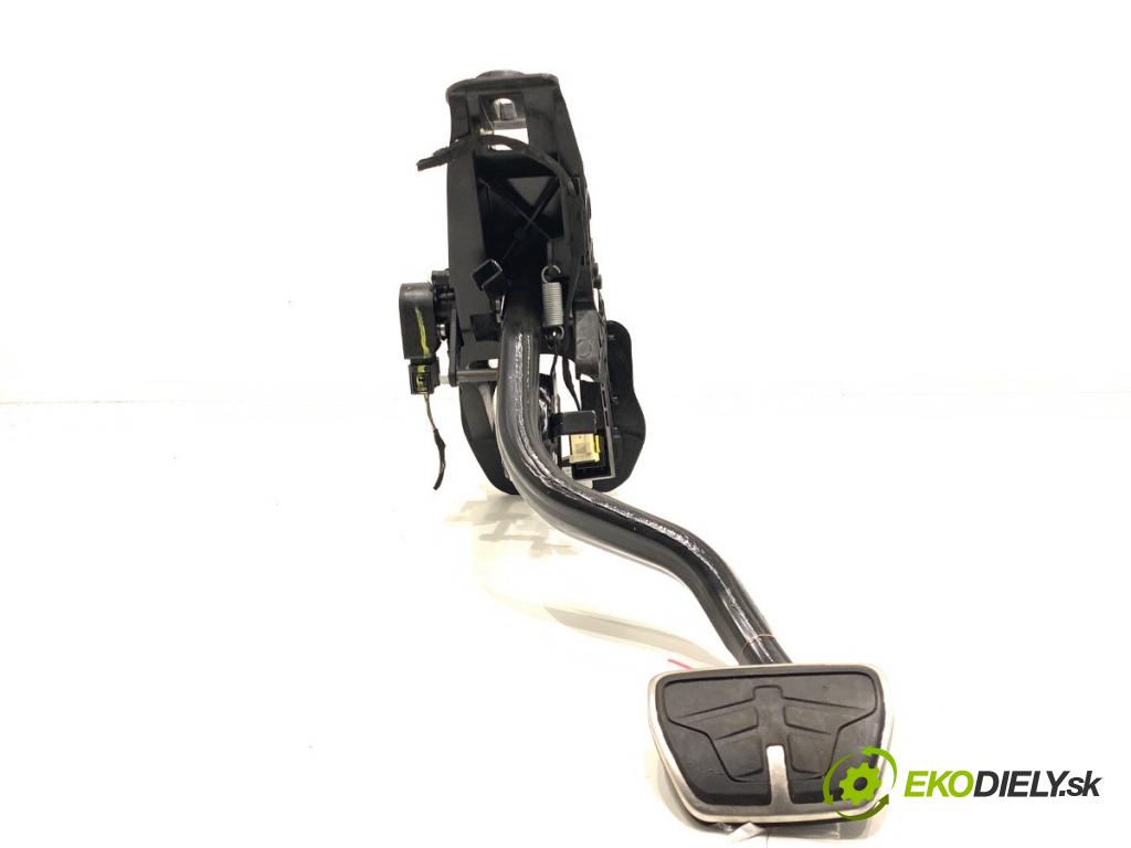 BMW G02 SUV 2023 140 kW xDrive 20 d 1995 pedal brzdy 6874285