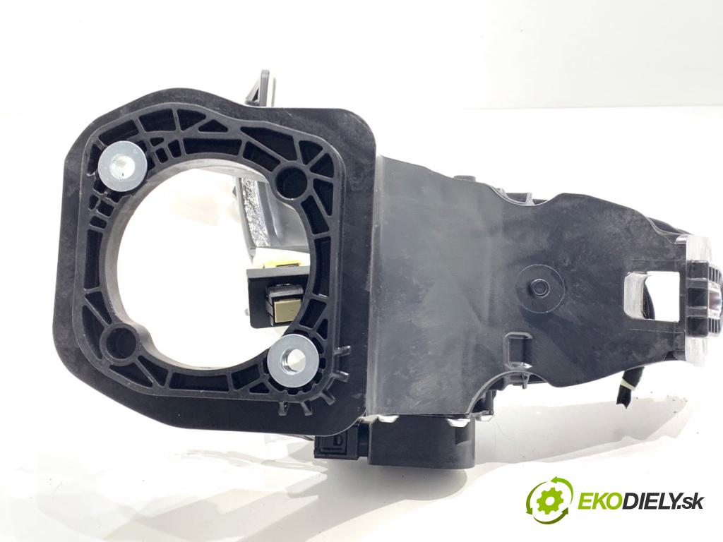 BMW G02 SUV 2023 140 kW xDrive 20 d 1995 pedal brzdy 6874285