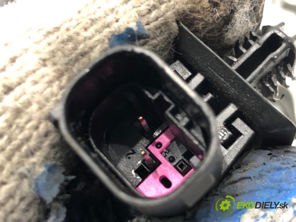 BMW G02 SUV 2023 140 kW xDrive 20 d 1995 zámok kapoty predný ľavy 7485957