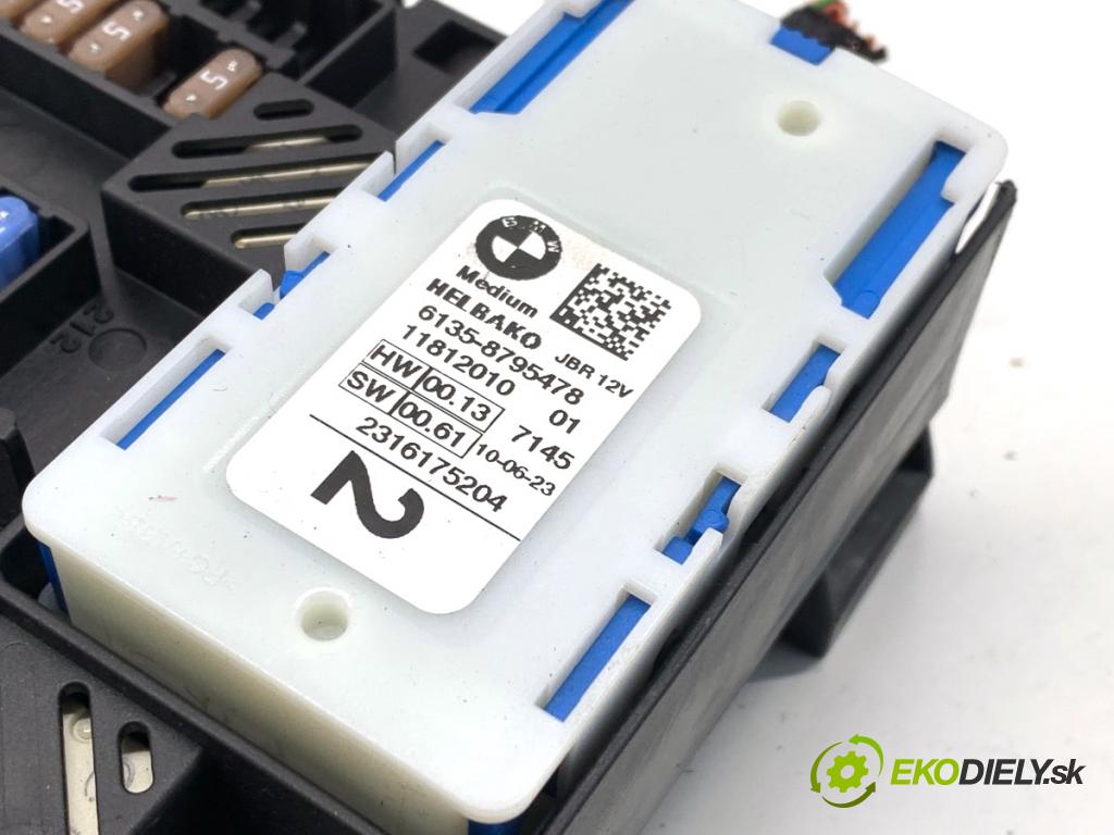 BMW G02 SUV 2023 140 kW xDrive 20 d 1995 Skrinka poistková 5A04502-03 (Poistková skrinka)