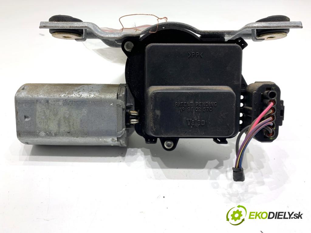 JEEP CHEROKEE KJ samochód terenowy zamknięty 2003 155 kW 3.7 4x4 3698 Motor stieračov zad 