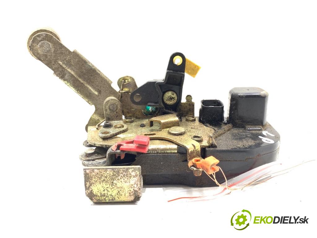 JEEP CHEROKEE KJ samochód terenowy zamknięty 2003 155 kW 3.7 4x4 3698 zámok Dvere ľavy predný 