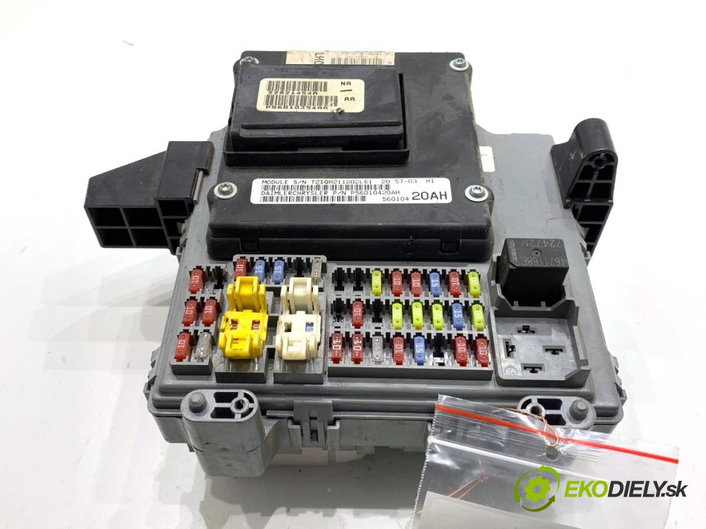 JEEP CHEROKEE KJ samochód terenowy zamknięty 2003 155 kW 3.7 4x4 3698 modul BCM P56010420AH (Řídící jednotka ostatní)